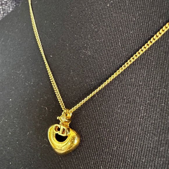 Christian Dior CD in Necklace: in Heart with Rhinestone - Picture 3 of 14